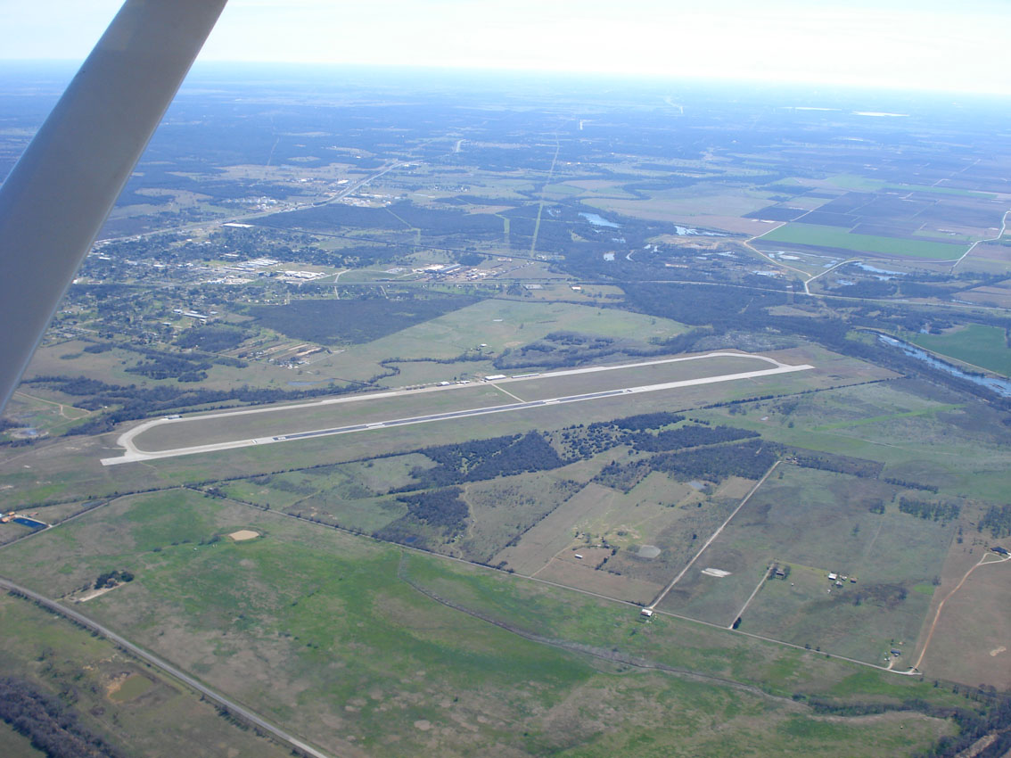 Hearne Municipal Airport SkyVector